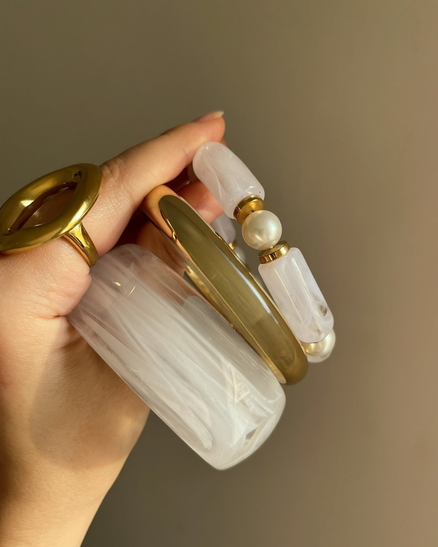 White Acrylic Bangle Set