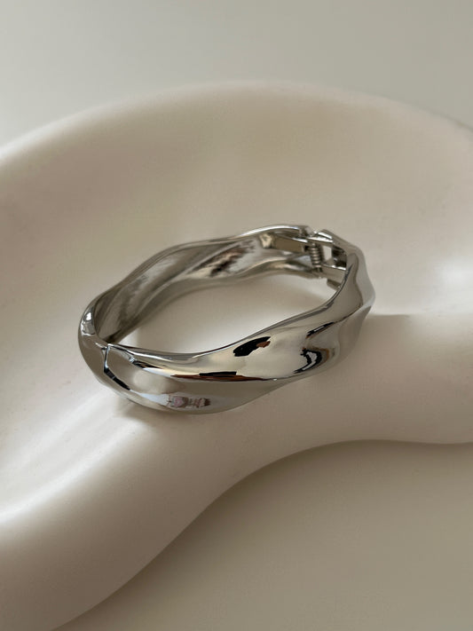 Twist Silver Bangle