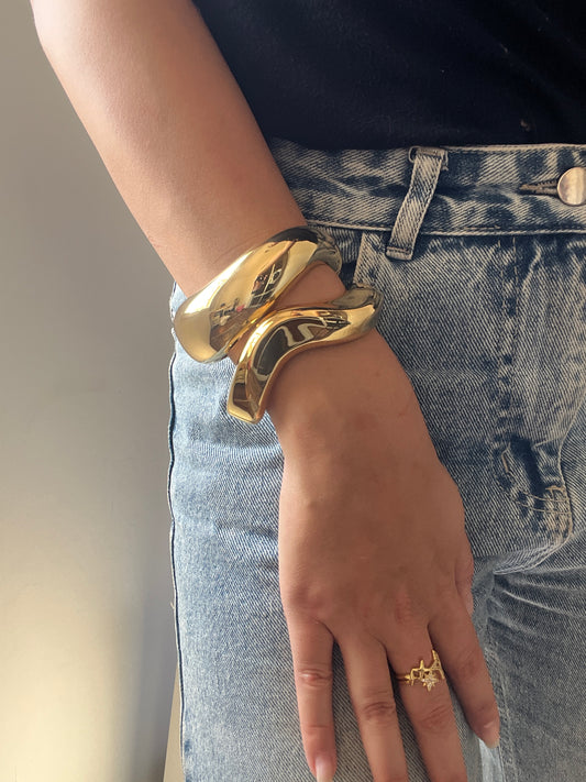 Lily Gold Bangle