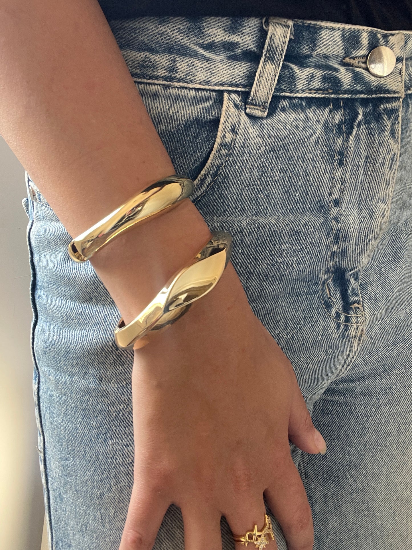 Alira Gold Bangle