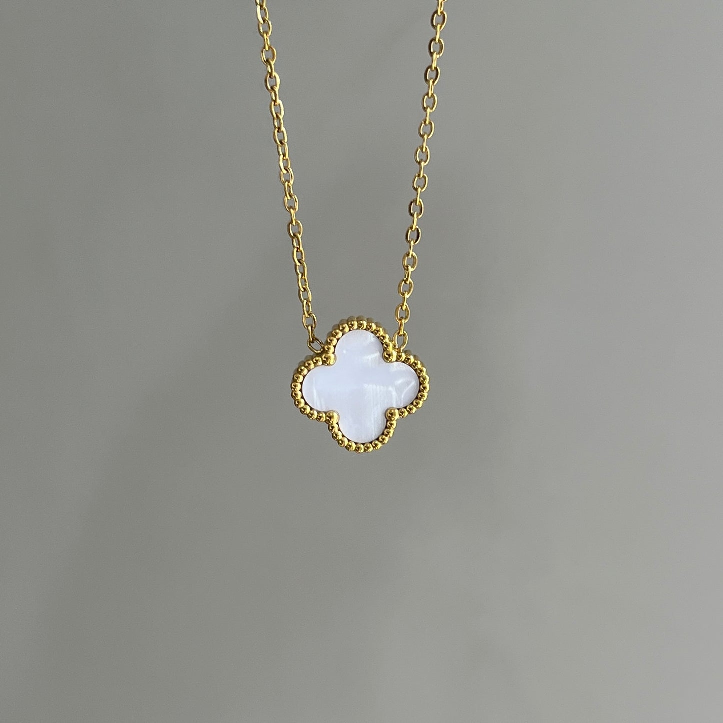 Clova necklace