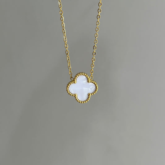 Clova necklace