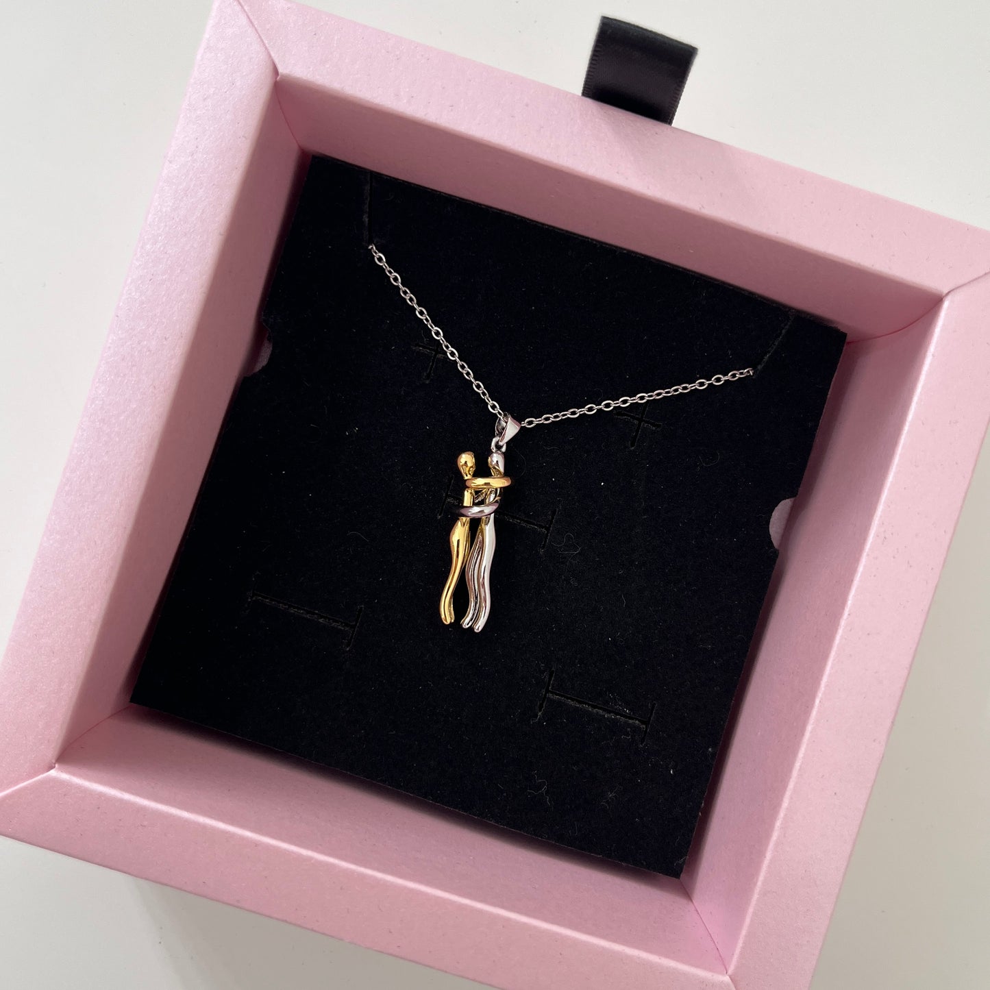 Huggie necklace